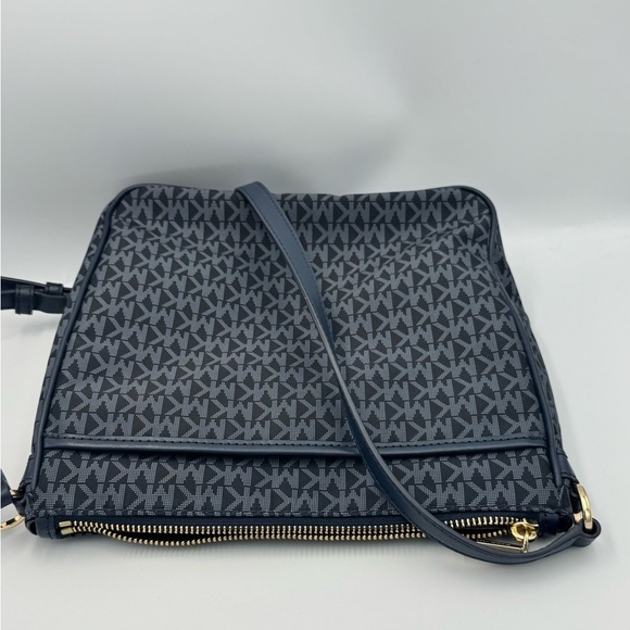 MICHAEL Kors Logo Jet Set Charm Large North South Crossbody, purse, bag - Picture 12 of 13